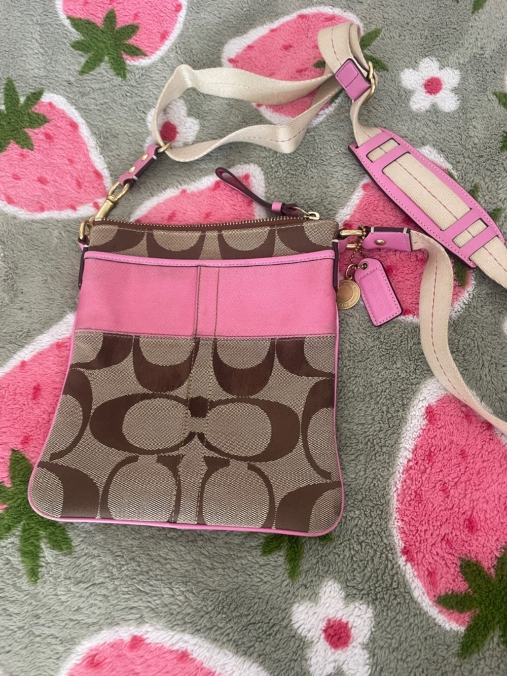 Adorable Coach Signature Canvas Crossbody bag with Adjustable Strap